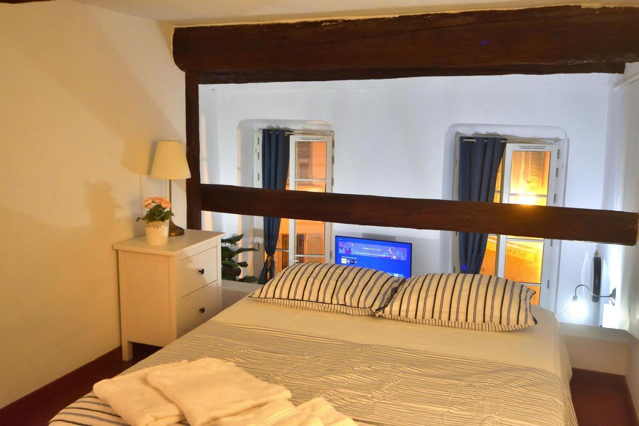 Apartment 33 On The Old Historic Senate Square ニース エクステリア 写真