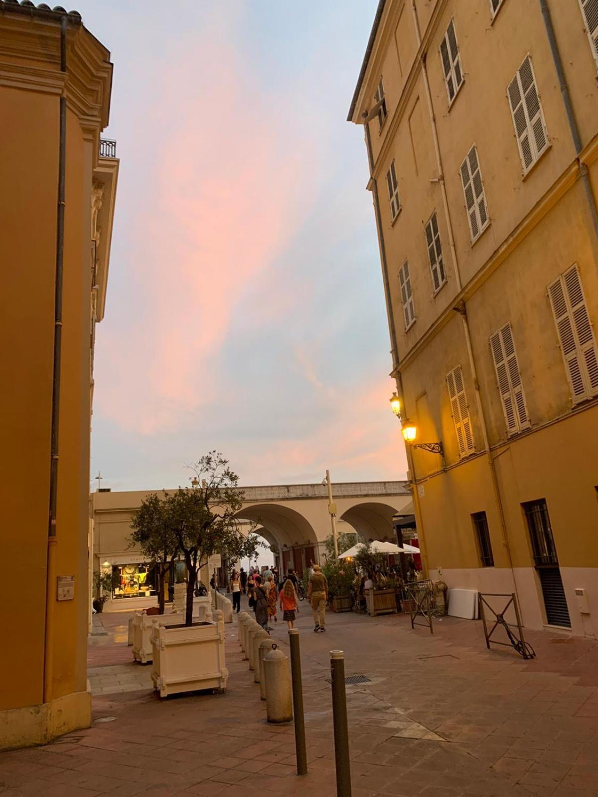 Apartment 33 On The Old Historic Senate Square ニース エクステリア 写真