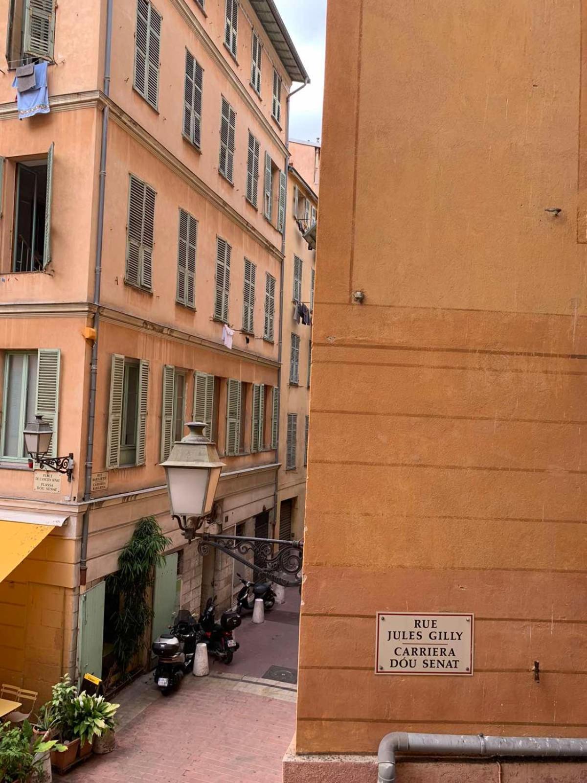 Apartment 33 On The Old Historic Senate Square ニース エクステリア 写真